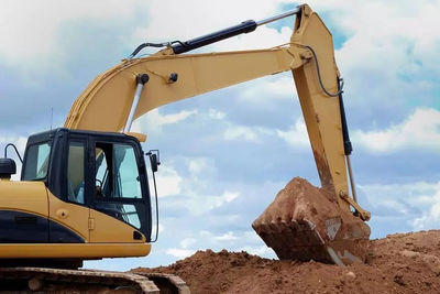 攻城兵工程機械租賃都搞共享經(jīng)濟了,共享挖掘機設(shè)備出租已啟動!